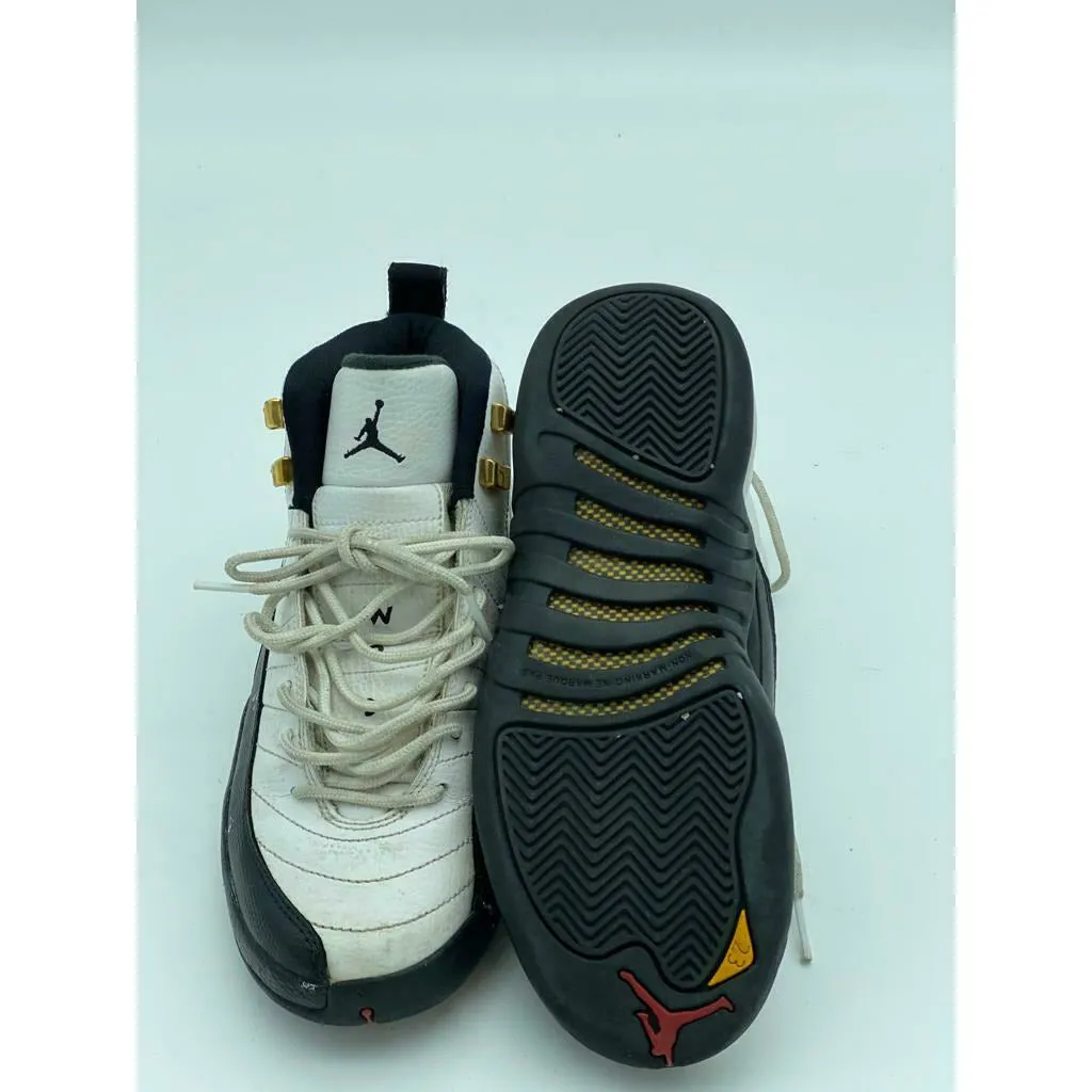 AIR JORDAN 12 RETRO SIZE 4.5 YOUTH "TAXI" 2013 - BLACK WHITE