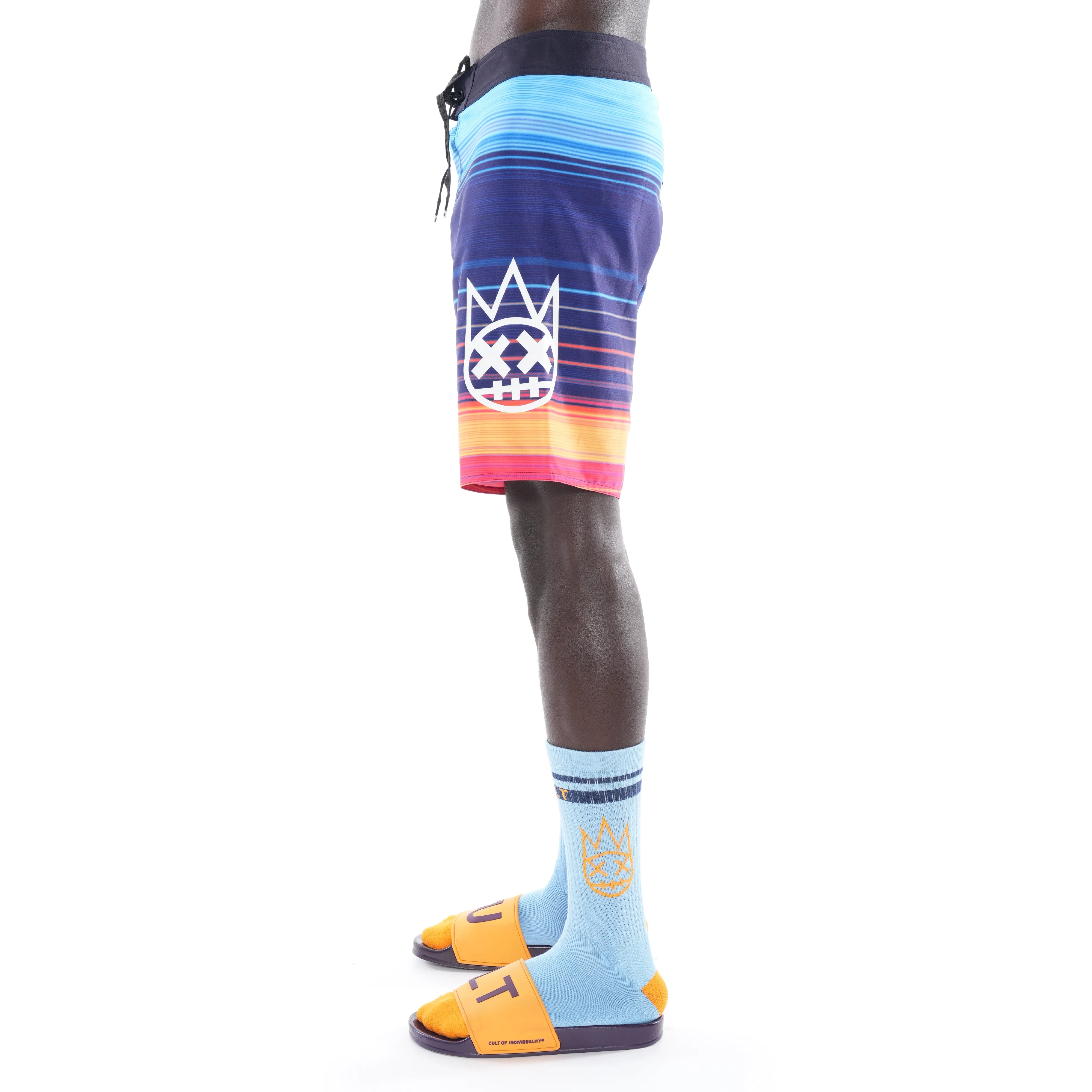 BOARD SHORTS IN LINES