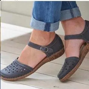 Buckel Closed Toe Cute Flat Sandals