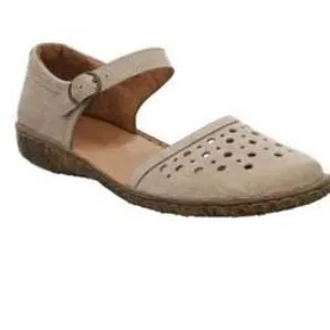 Buckel Closed Toe Cute Flat Sandals