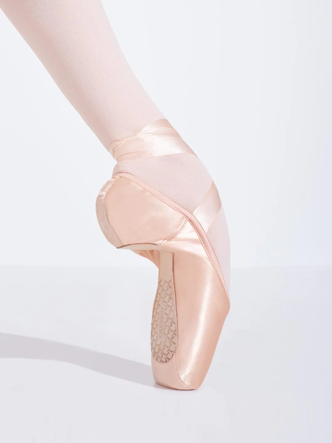 CAMBRÉ BROAD TOE #4 (.75) SHANK POINTE