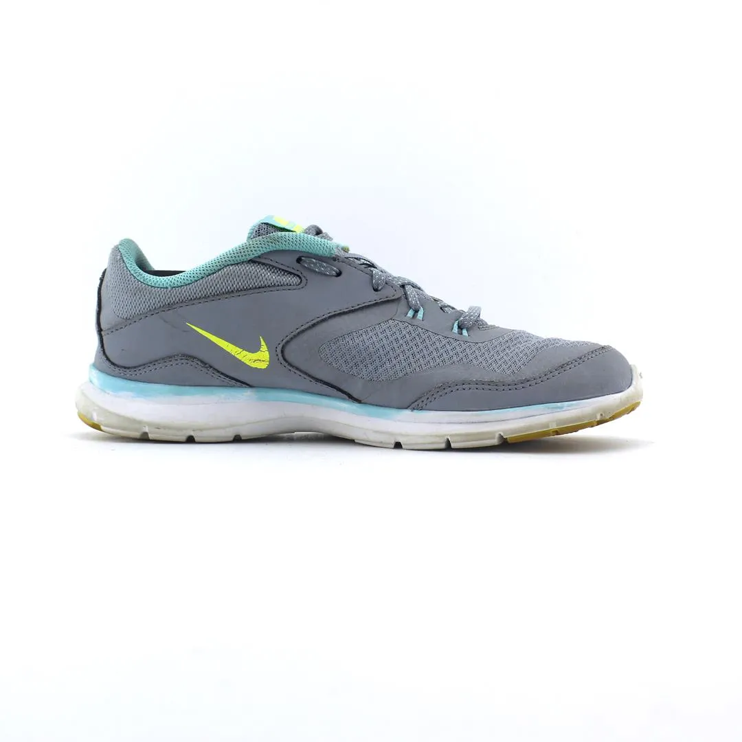 NIKE FLEX TR5