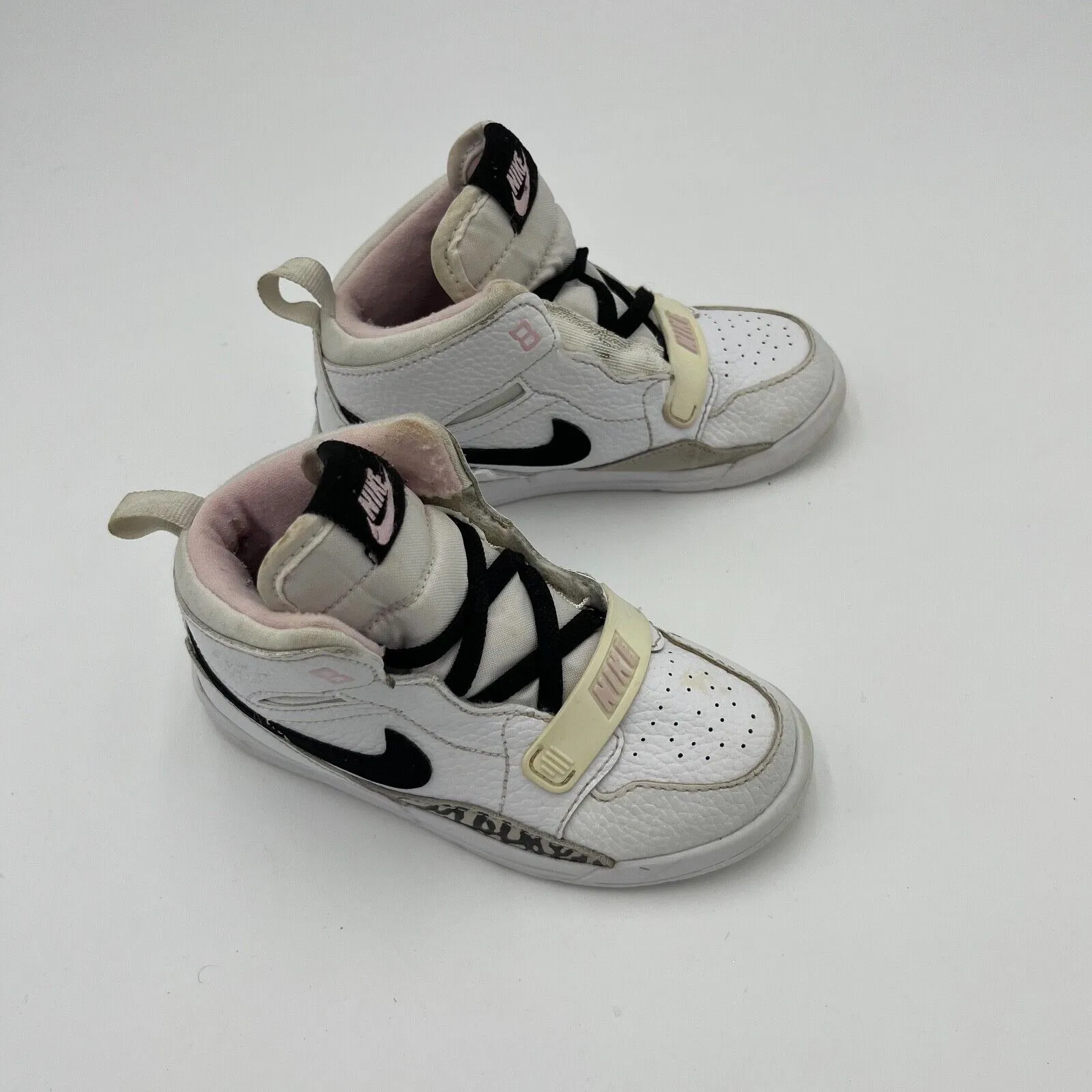 Nike Jordan Legacy B12 Size: 10c